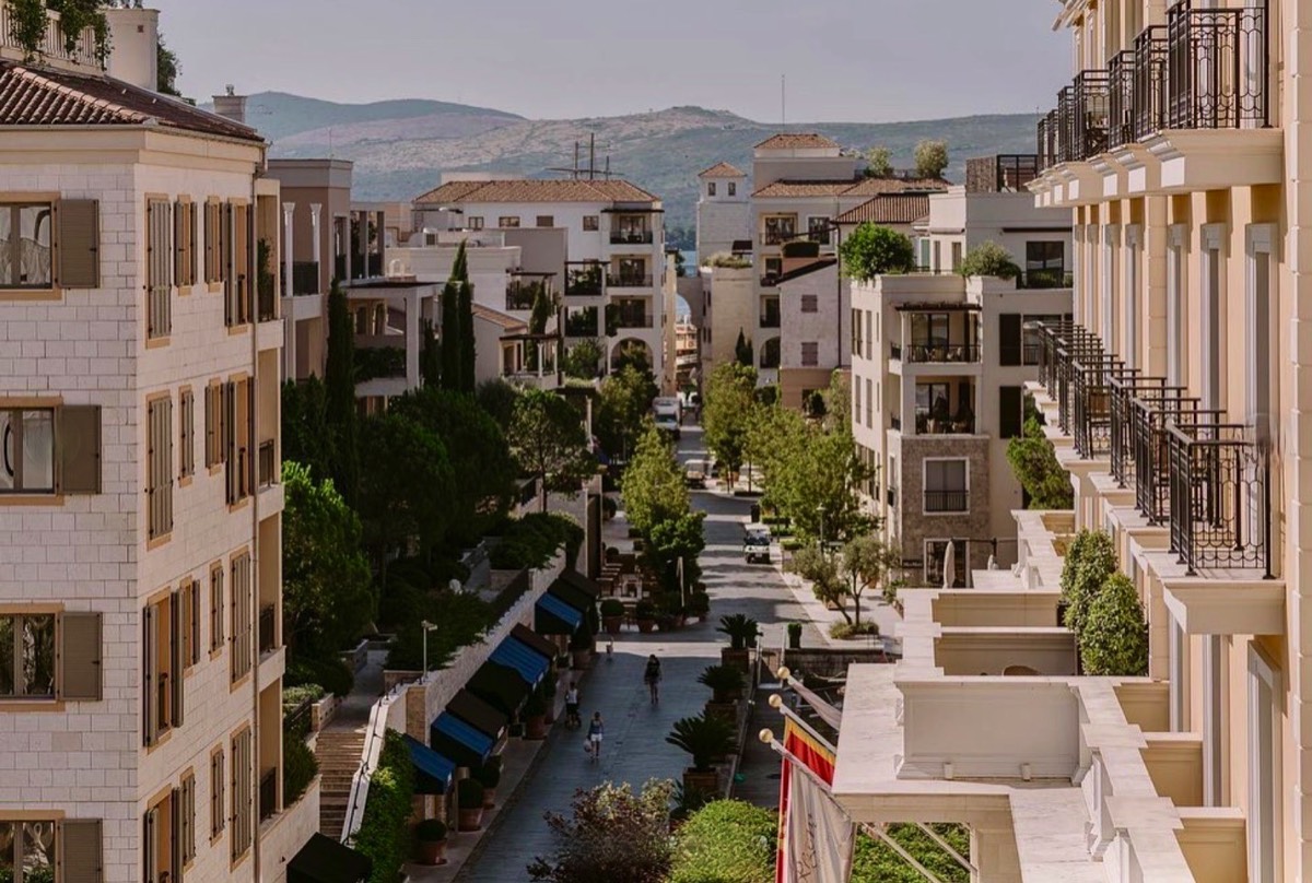 Shopping In Porto Montenegro 